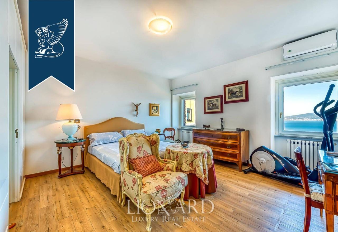 Villa a Napoli, Italia, 260 m² - foto 15