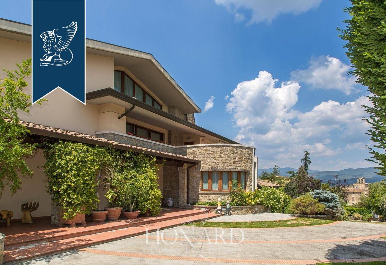 Villa in Arezzo, Italy, 730 m² - picture 14