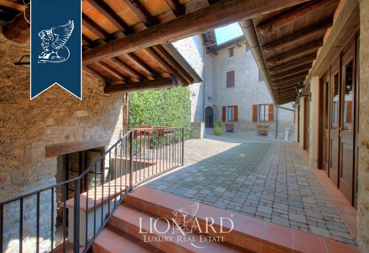 Château à Varzi, Italie, 12 358 m² - image 16