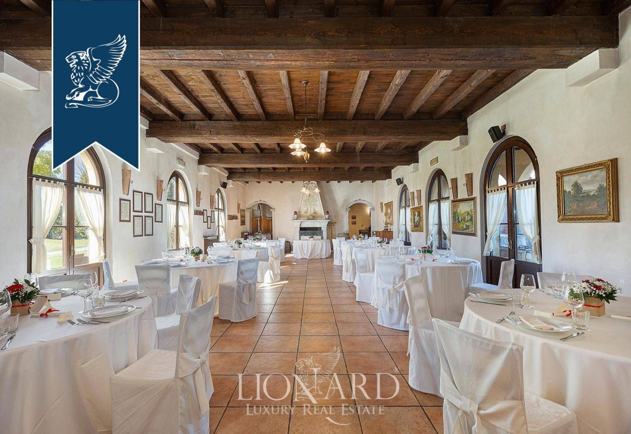 Granja en Monza, Italia, 3 700 m² - imagen 16