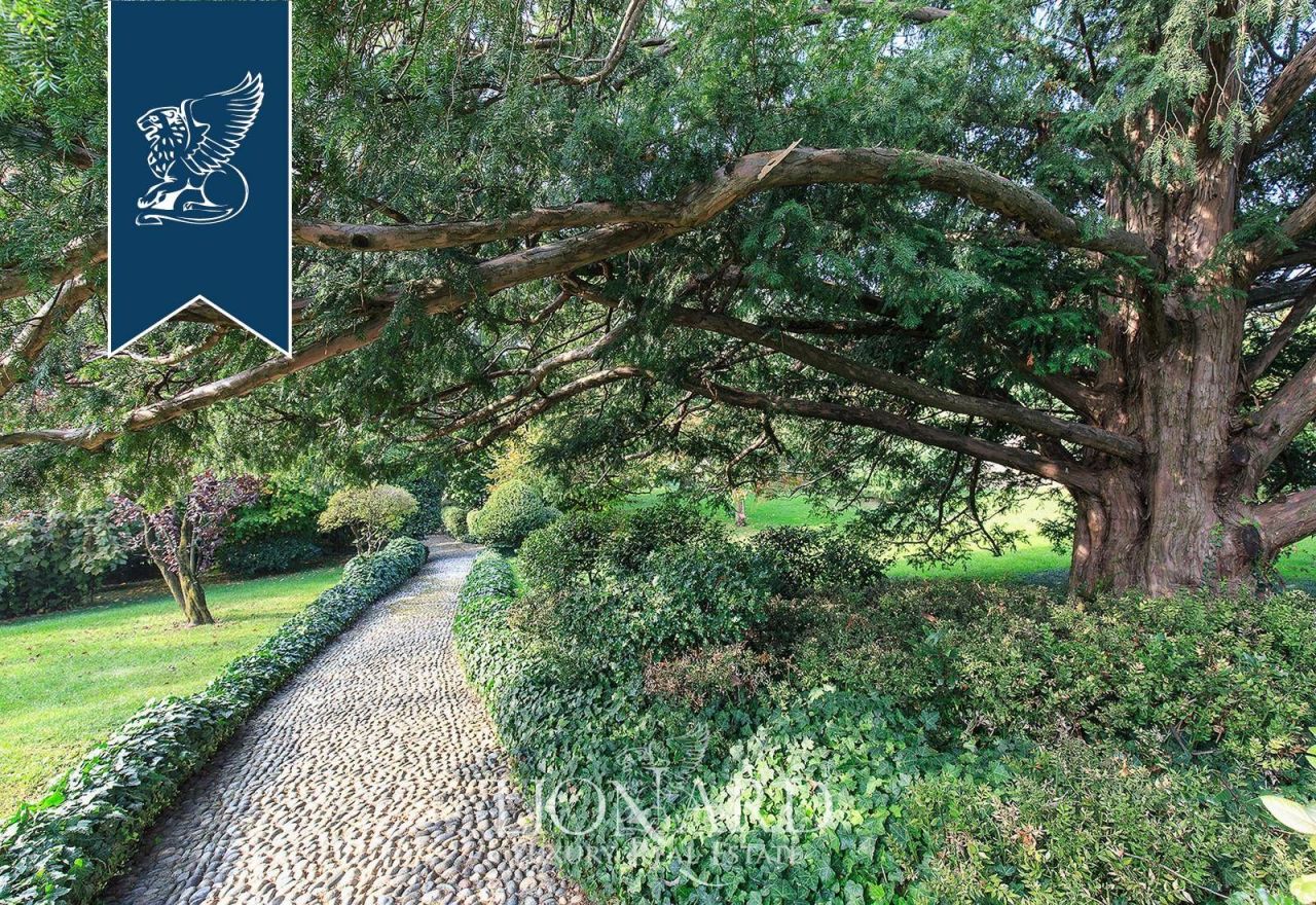 Villa en Lecco, Italia, 1 000 m² - imagen 17