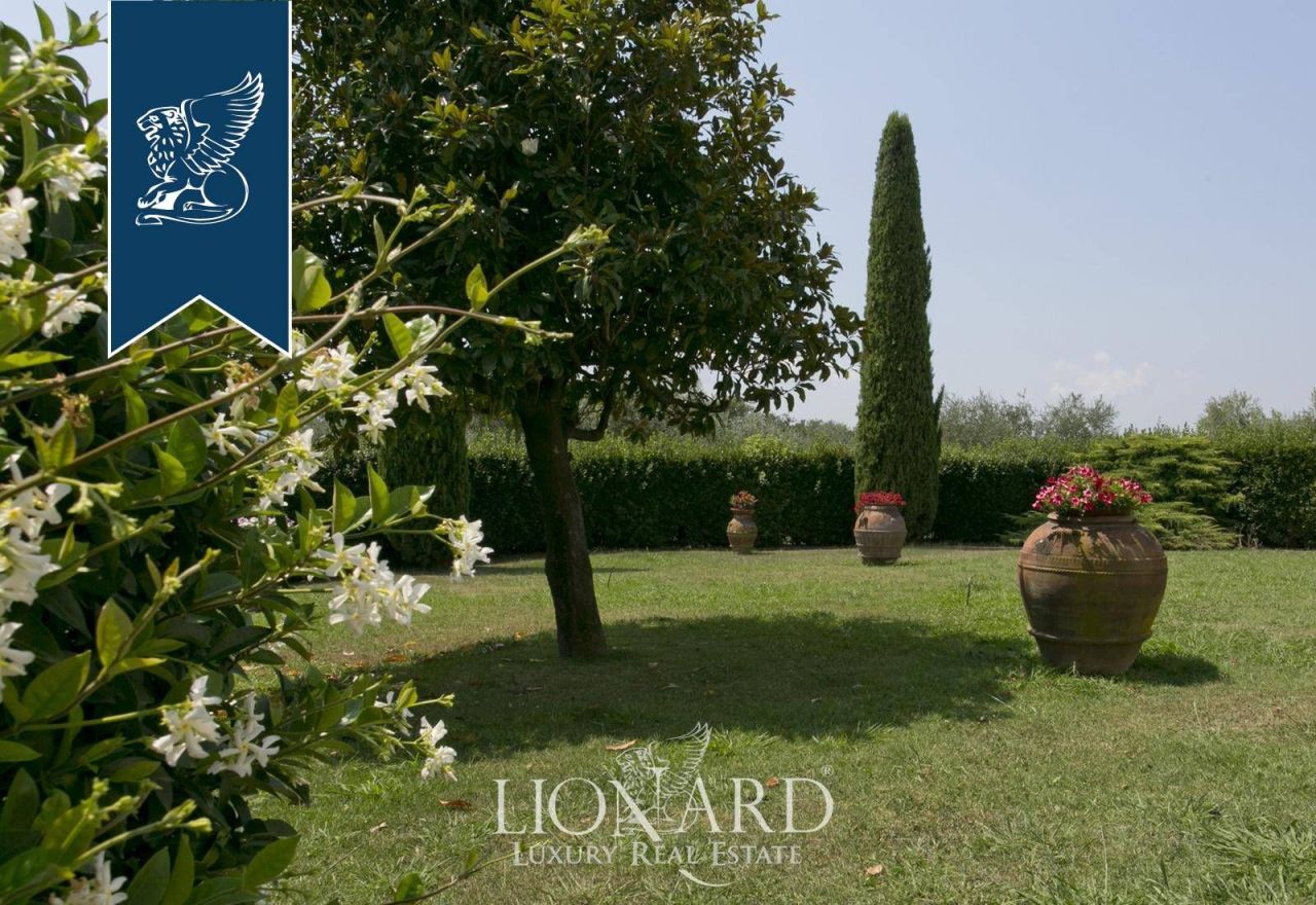 Villa a Capannori, Italia, 700 m² - foto 17