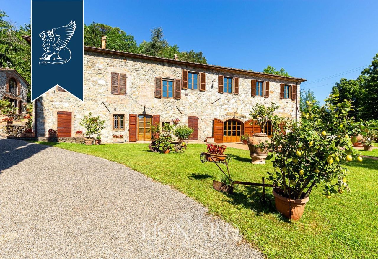 Farm in Lucca, Italy, 900 m² - picture 17