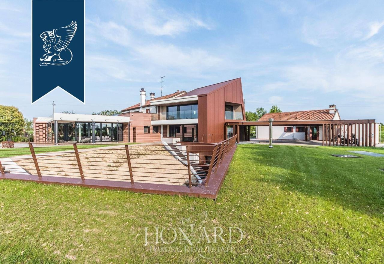 Villa in Venice, Italy, 1 150 m² - picture 17