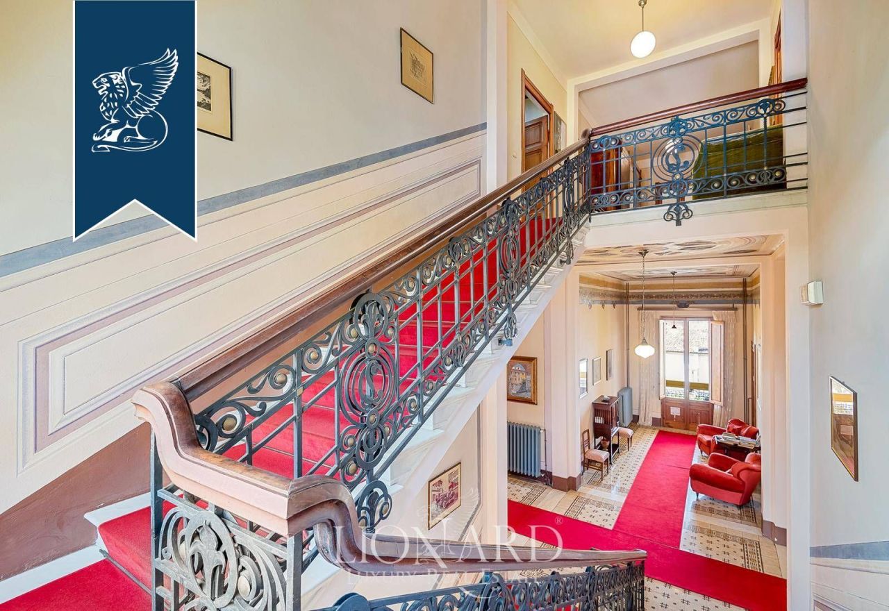 Hotel in Barga, Italy, 1 100 m² - picture 17