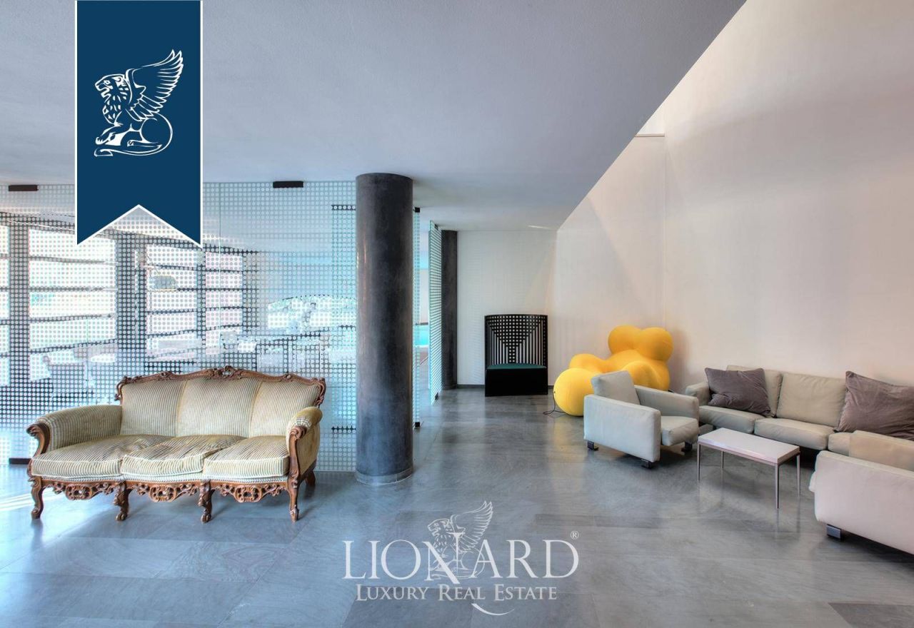 Villa en Monza, Italia, 1 000 m² - imagen 17