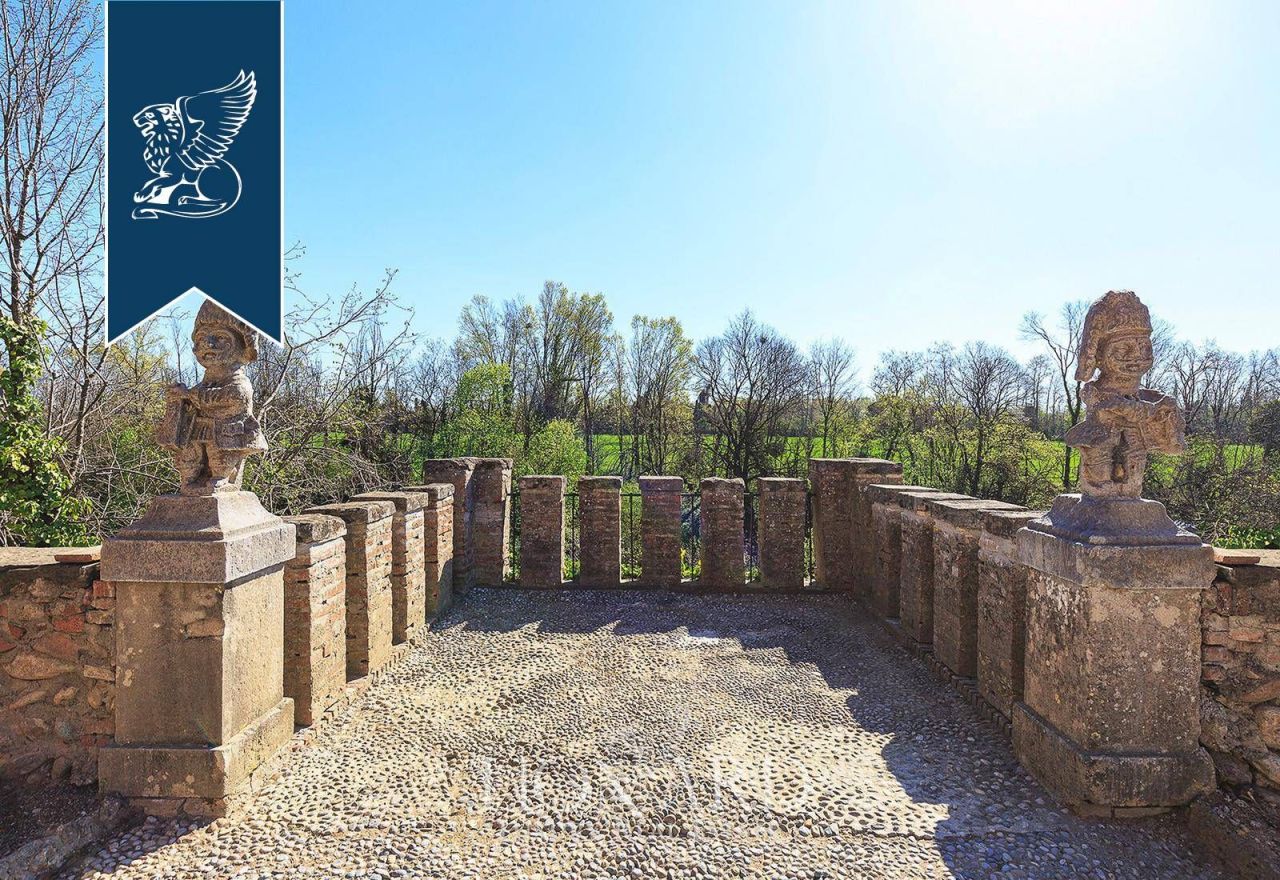 Castello a Bergamo, Italia, 2 200 m² - foto 17