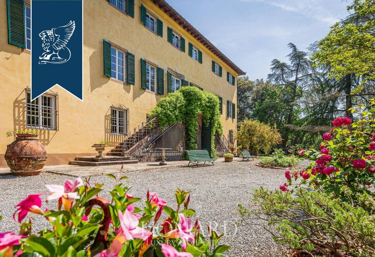 Villa in Lucca, Italy, 1 500 m² - picture 16