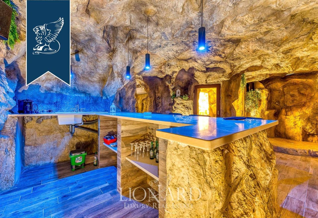 Villa à Salerne, Italie, 1 200 m² - image 17