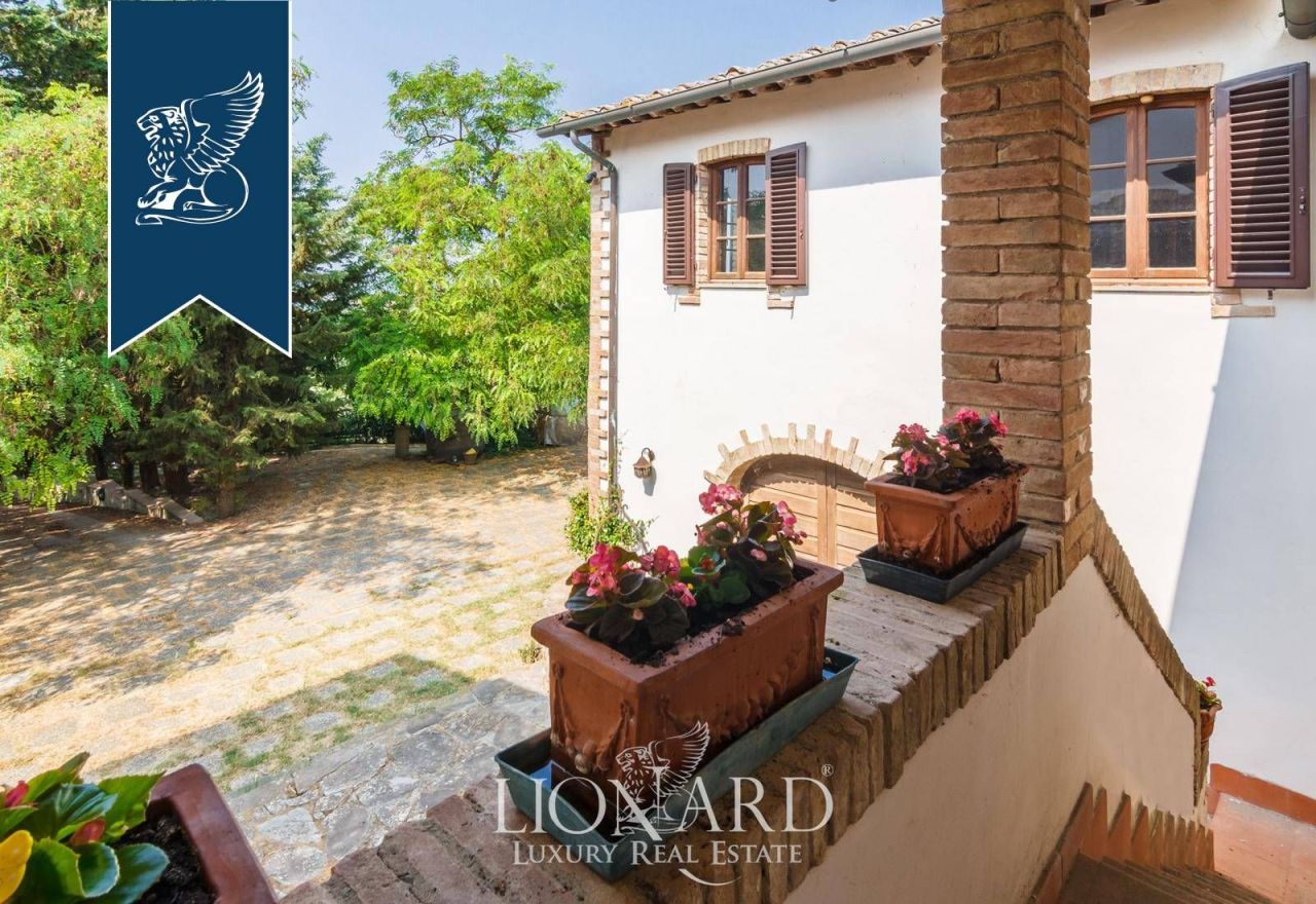 Granja en Montespertoli, Italia, 837 m² - imagen 17