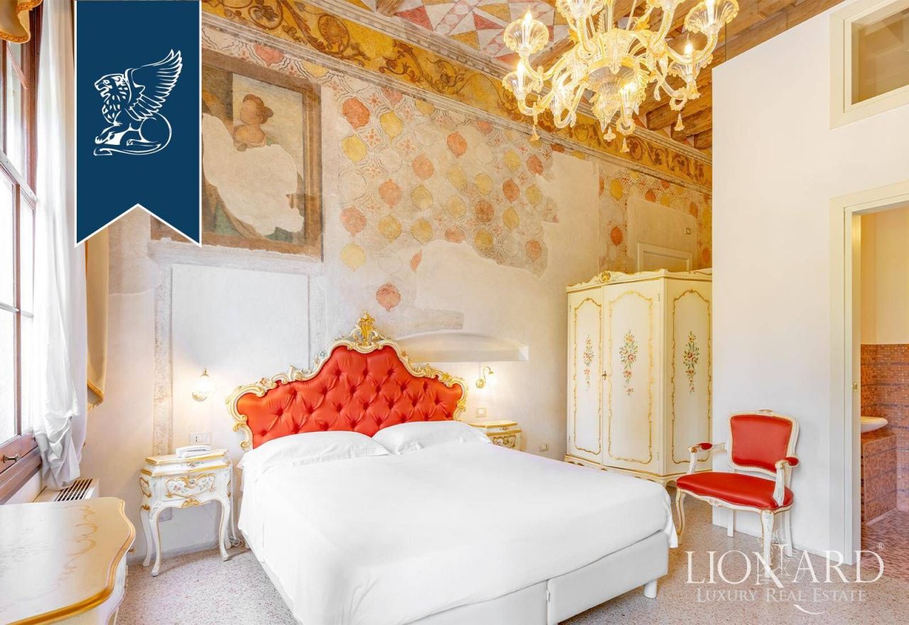 Villa à Venise, Italie, 1 600 m² - image 17