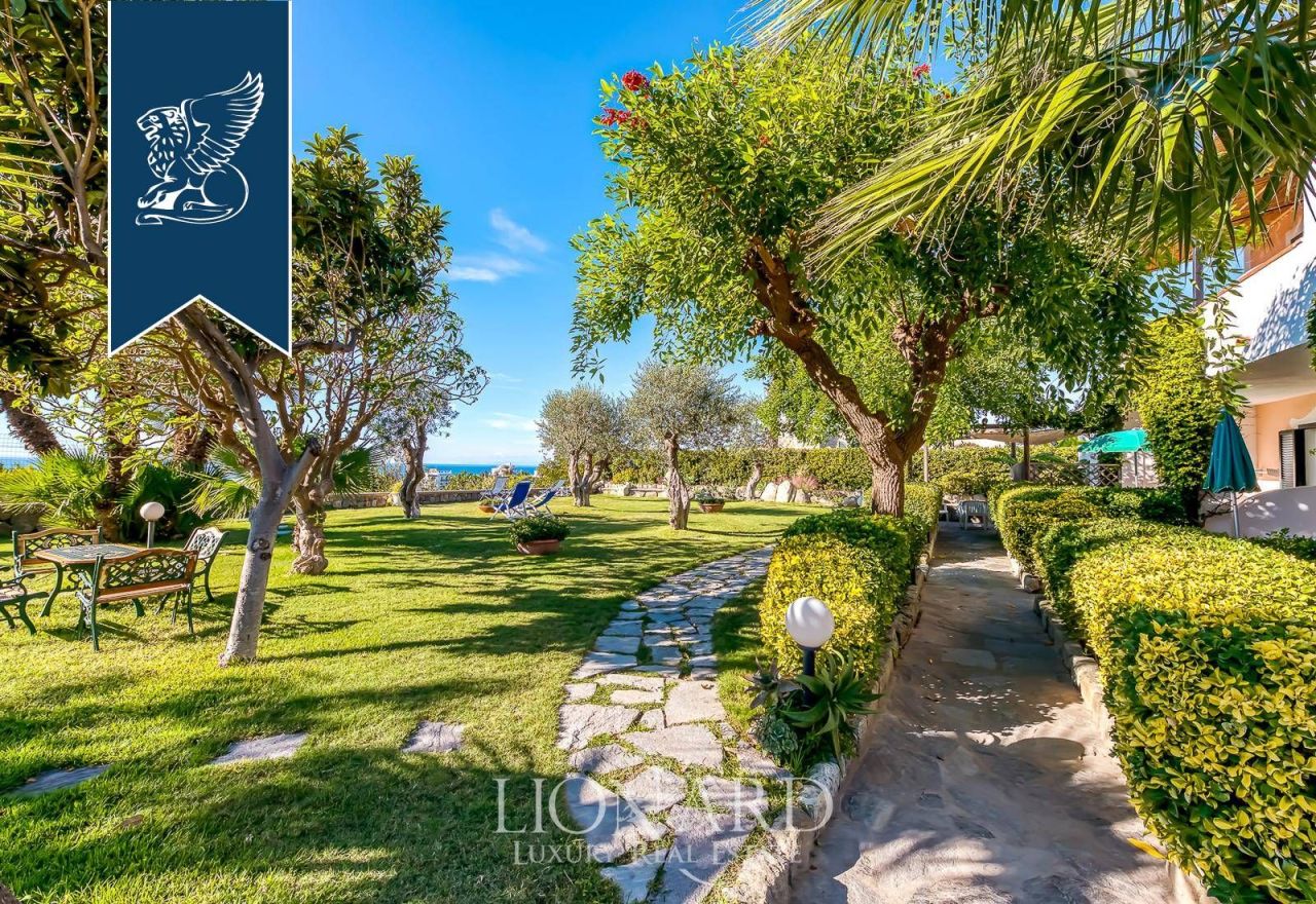 Hotel en Nápoles, Italia, 3 000 m² - imagen 17