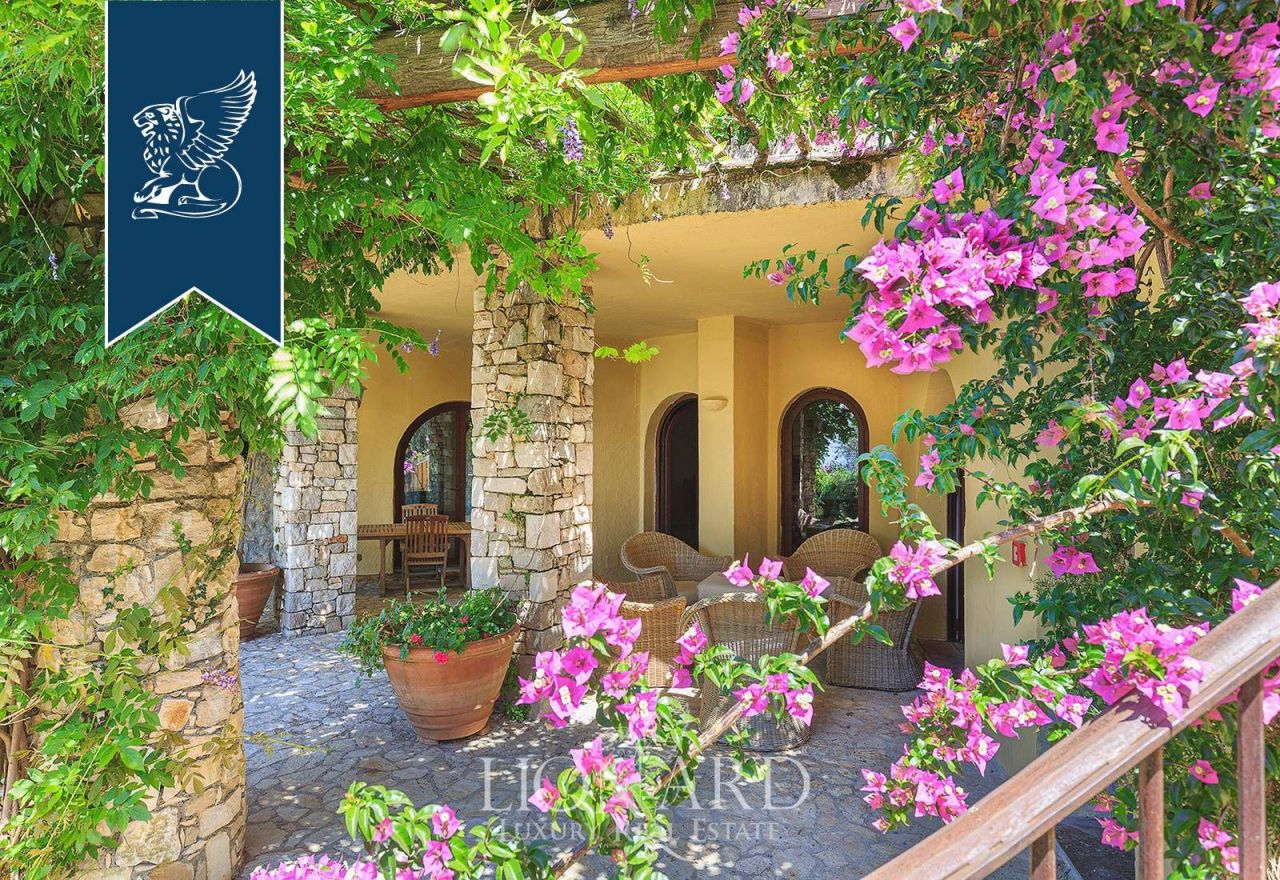 Villa à Montignoso, Italie, 900 m² - image 17