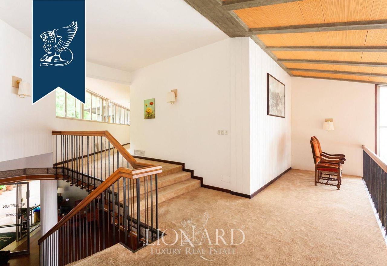 Villa in Brescia, Italy, 450 m² - picture 16