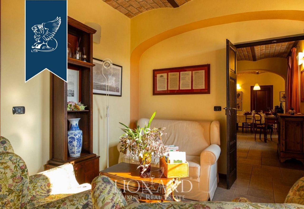 Villa in Cuneo, Italy, 700 m² - picture 16