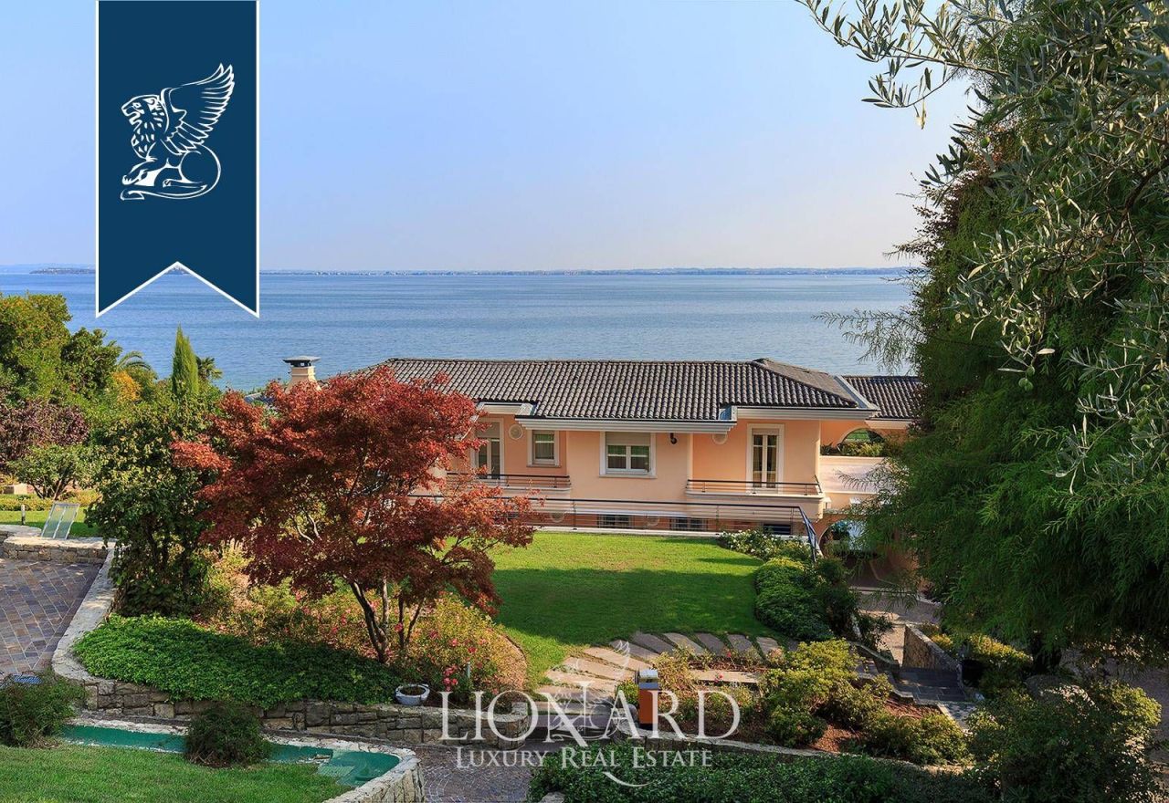 Villa in Padenghe sul Garda, Italy, 800 m² - picture 16