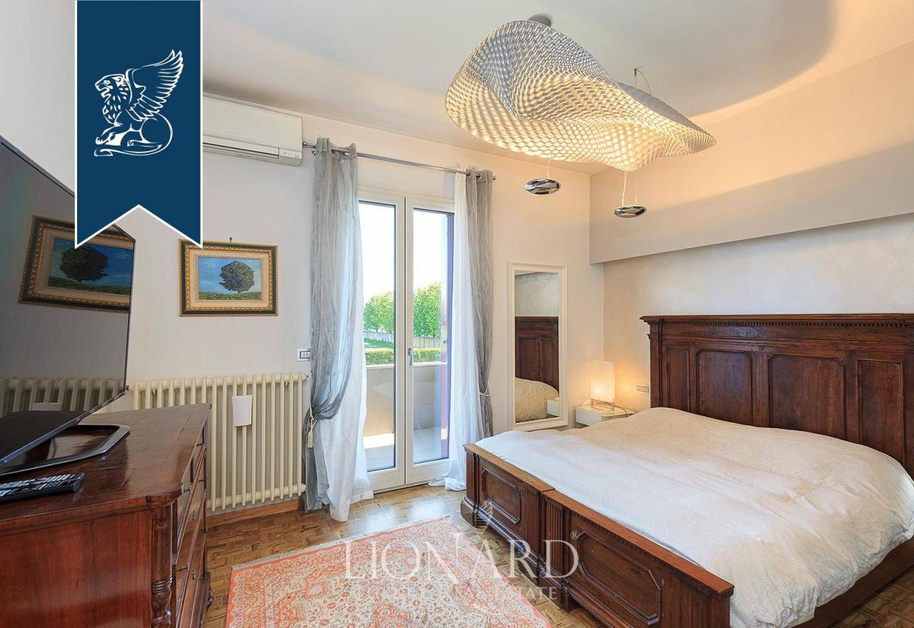 Villa en Milán, Italia, 300 m² - imagen 17