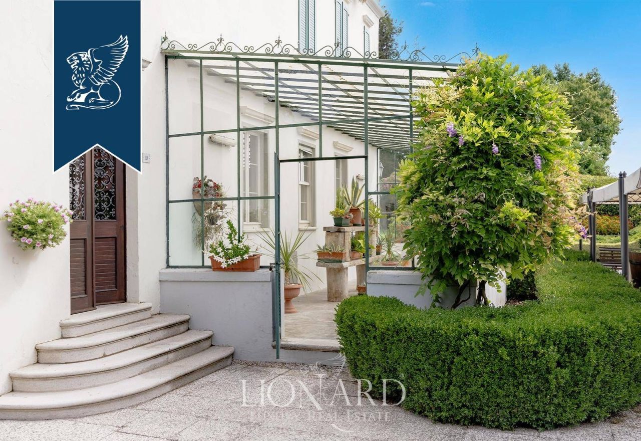 Villa a Pordenone, Italia, 2 300 m² - foto 17