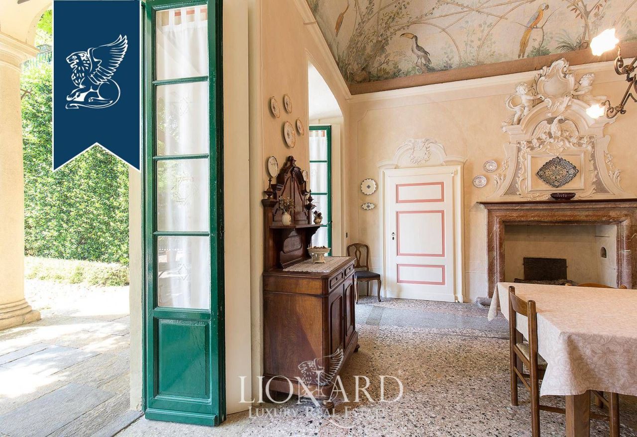 Villa en Varese, Italia, 1 000 m² - imagen 17