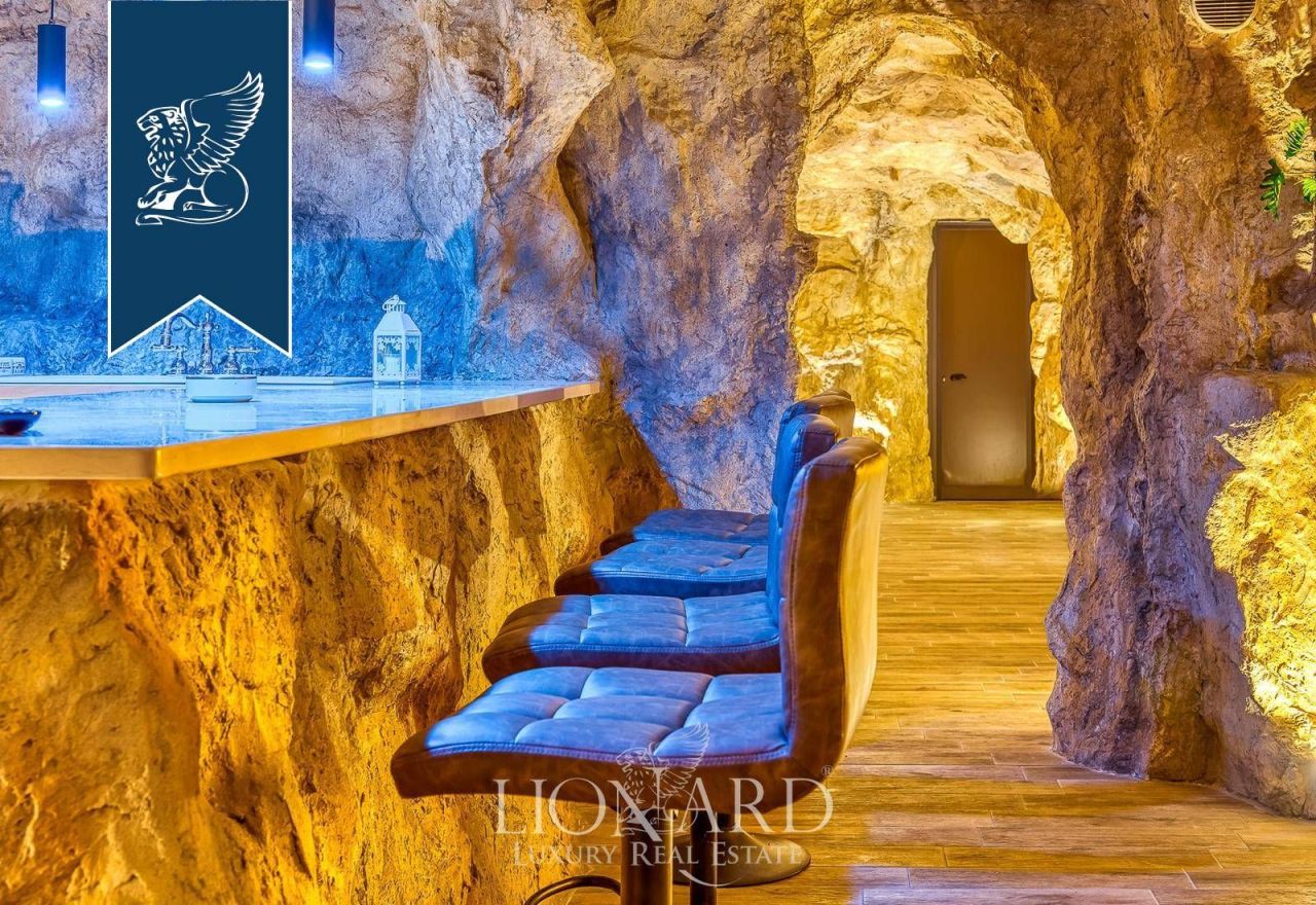 Villa à Salerne, Italie, 1 200 m² - image 18