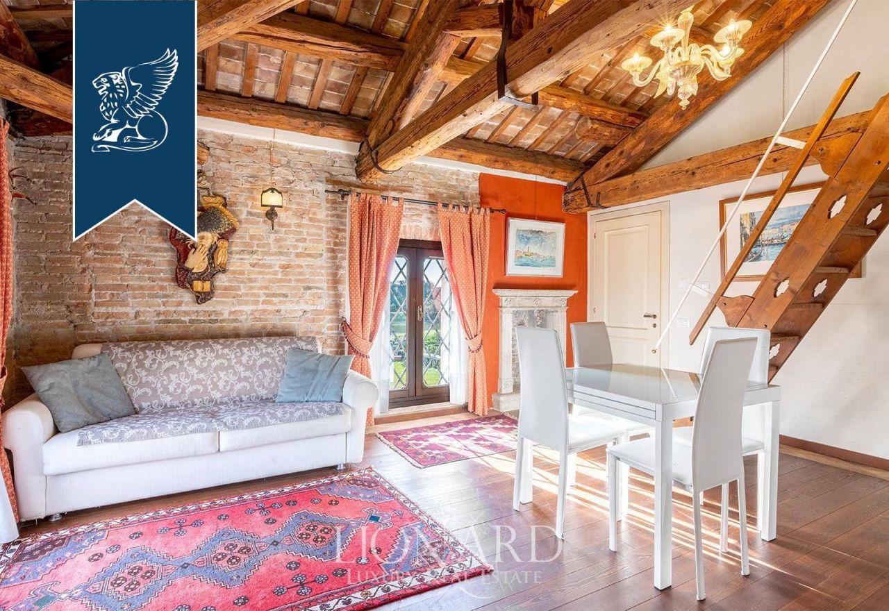 Granja en Rovigo, Italia, 800 m² - imagen 18