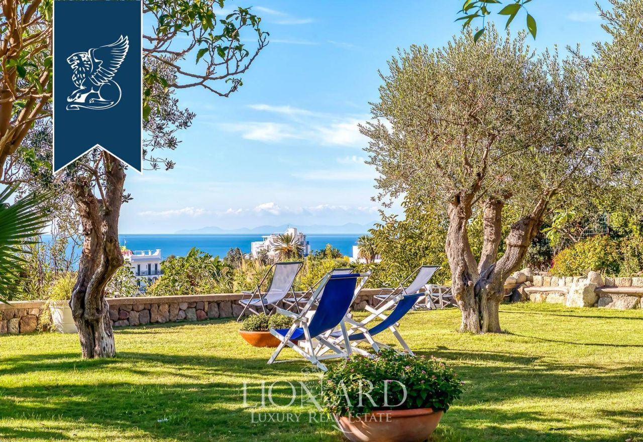 Hotel en Nápoles, Italia, 3 000 m² - imagen 18