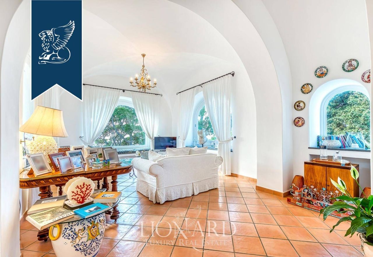 Villa à Naples, Italie, 430 m² - image 18