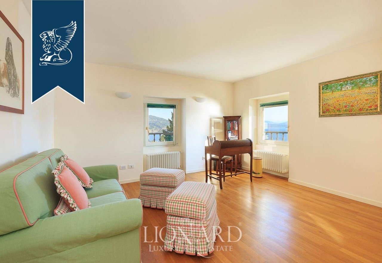 Villa in Arona, Italien, 1 000 m² - Foto 16