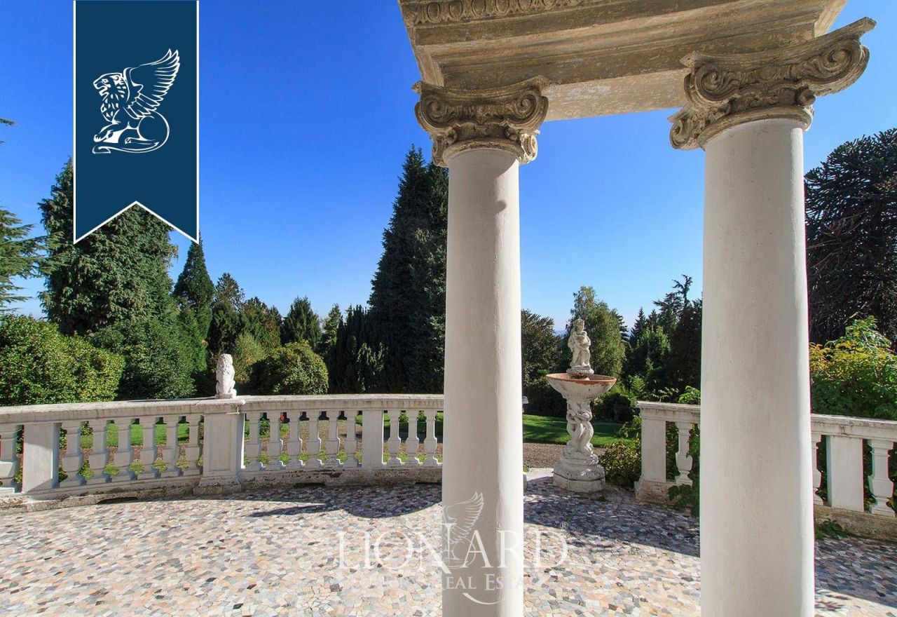 Villa à Biella, Italie, 1 100 m² - image 17