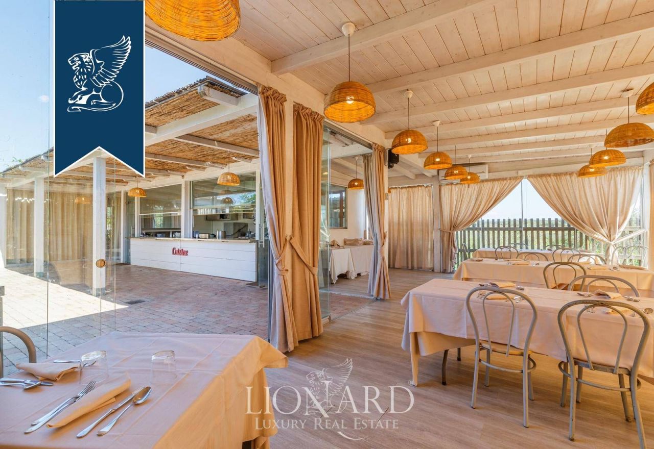 Farm in Orbetello, Italy, 898 m² - picture 17