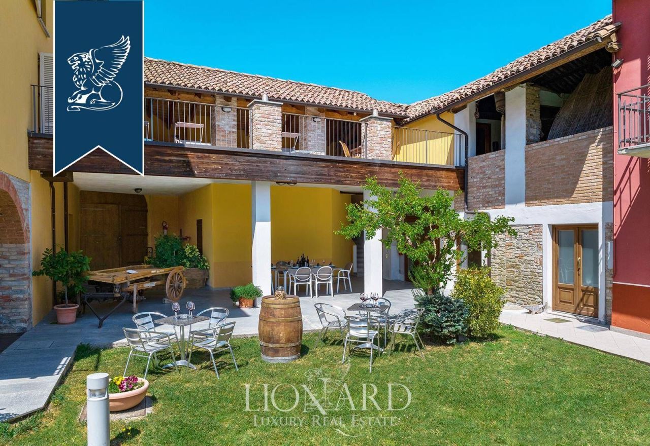 Farm in Asti, Italy, 1 000 m² - picture 17