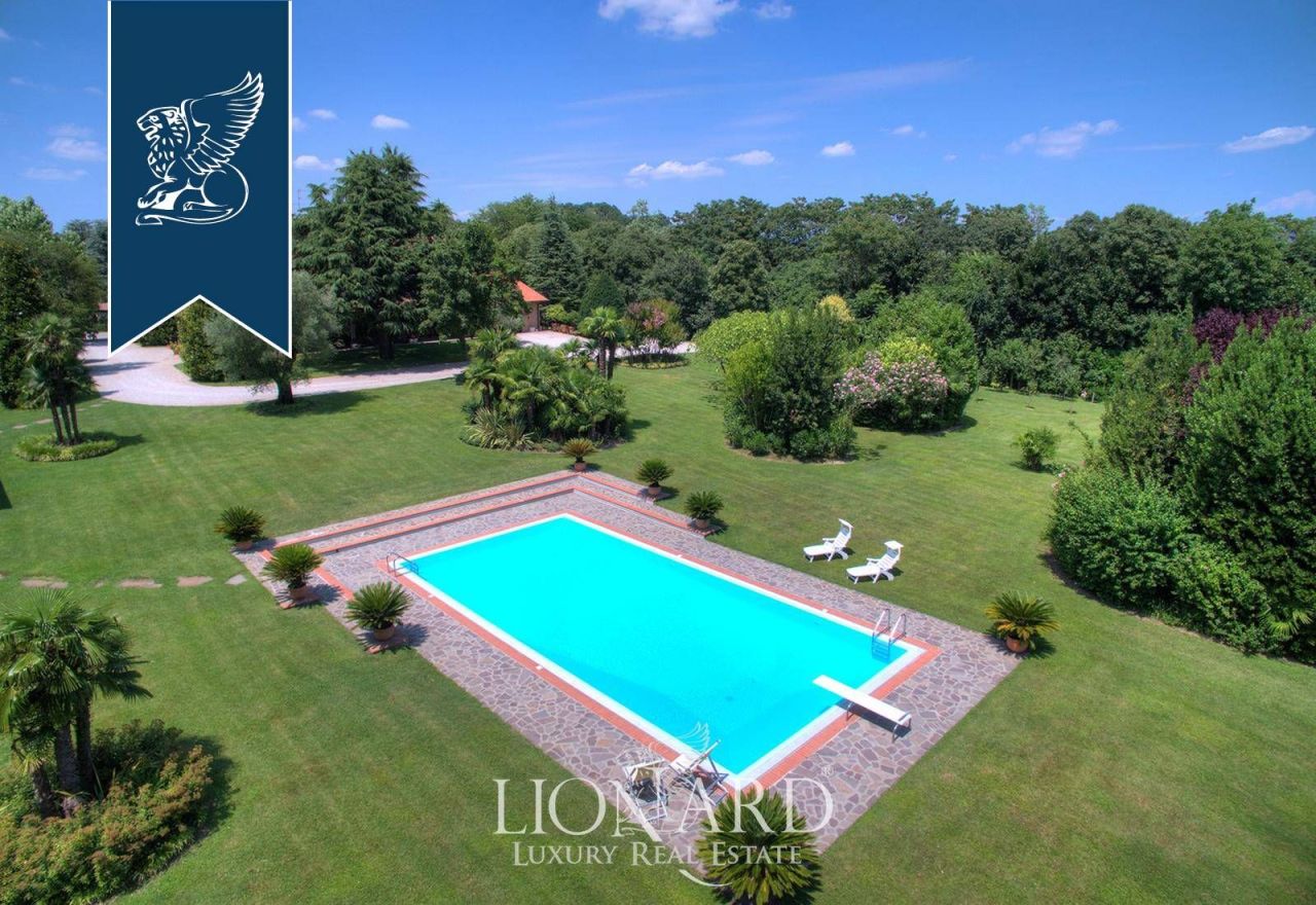 Villa a Mantova, Italia, 1 000 m² - foto 16