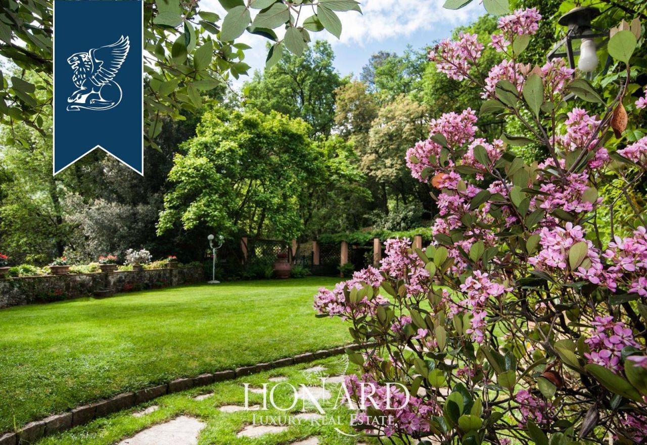 Villa in Lucca, Italy, 1 100 m² - picture 16