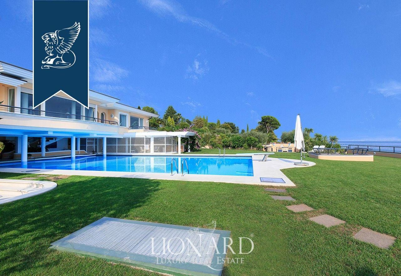 Villa in Padenghe sul Garda, Italy, 800 m² - picture 17