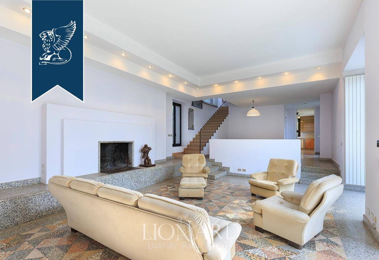 Villa a Varese, Italia, 622 m² - foto 18