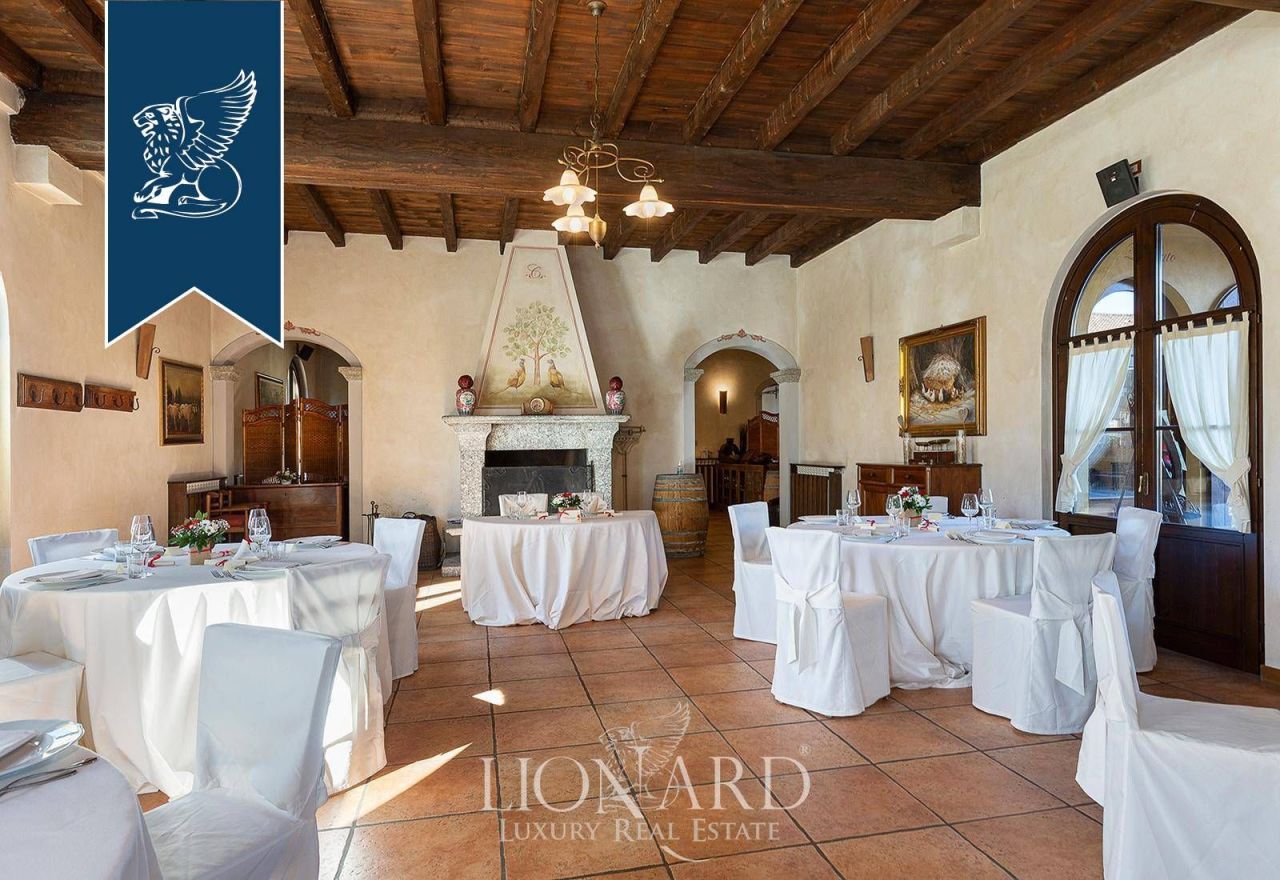 Granja en Monza, Italia, 3 700 m² - imagen 18