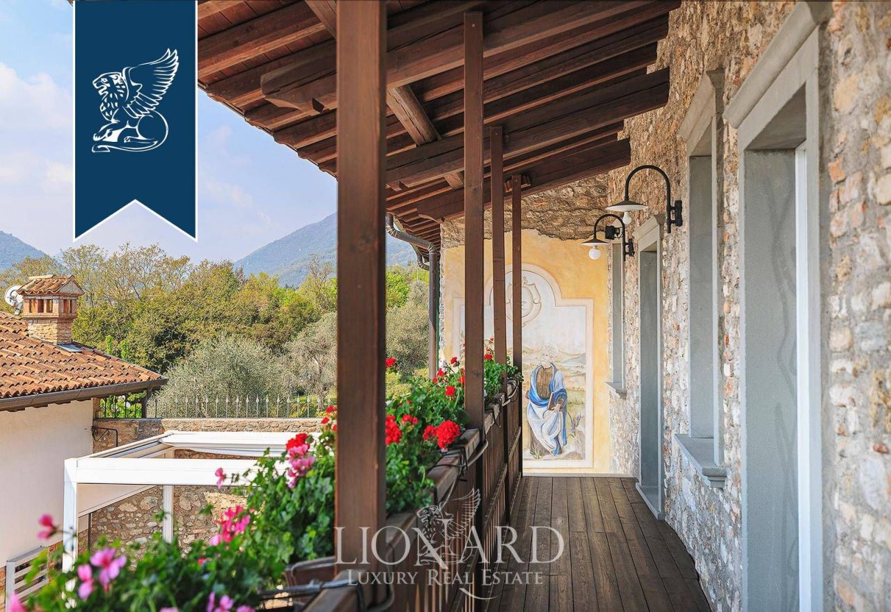 Farm in Salo, Italy, 2 500 m² - picture 17