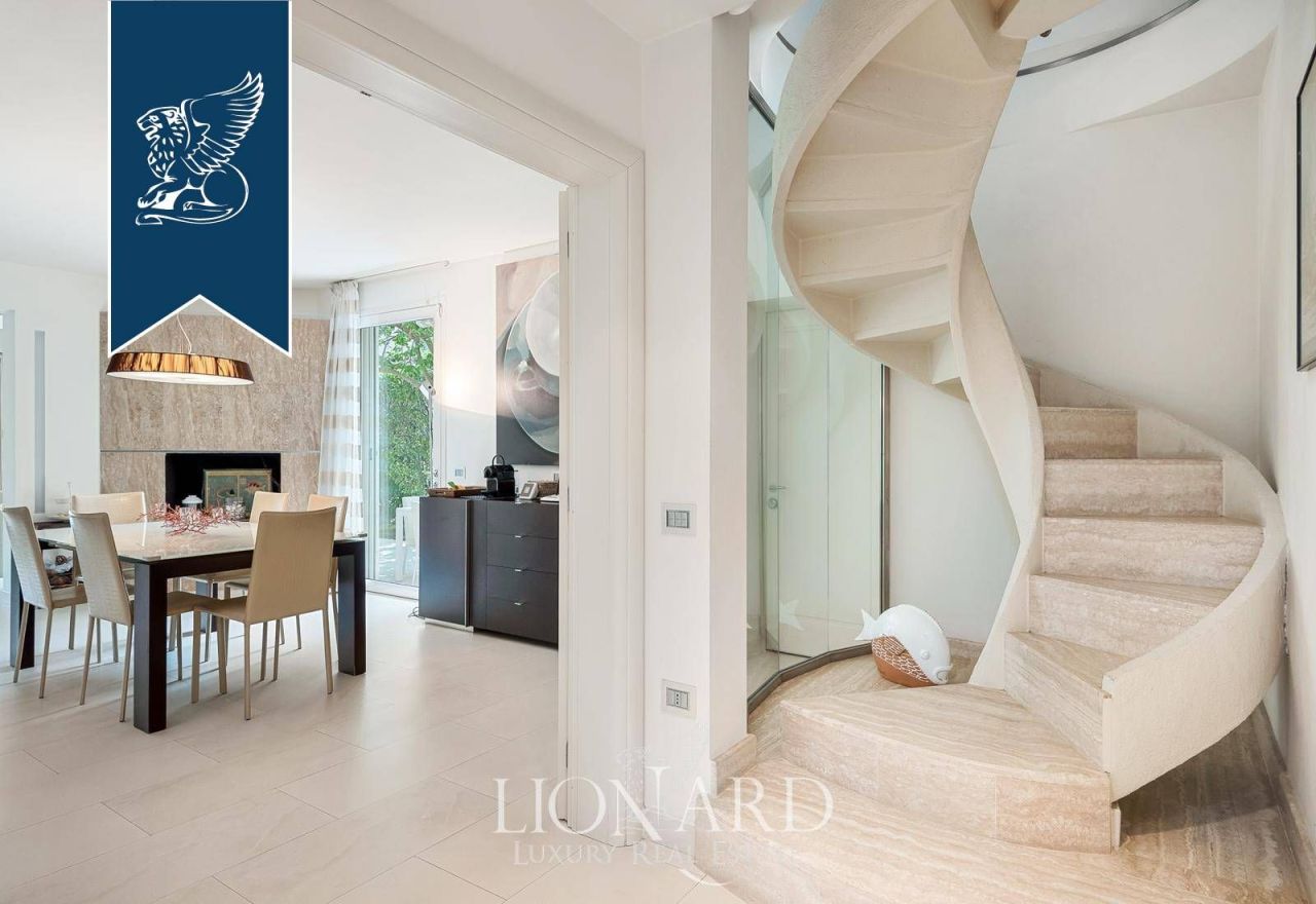 Villa à Forte dei Marmi, Italie, 300 m² - image 19