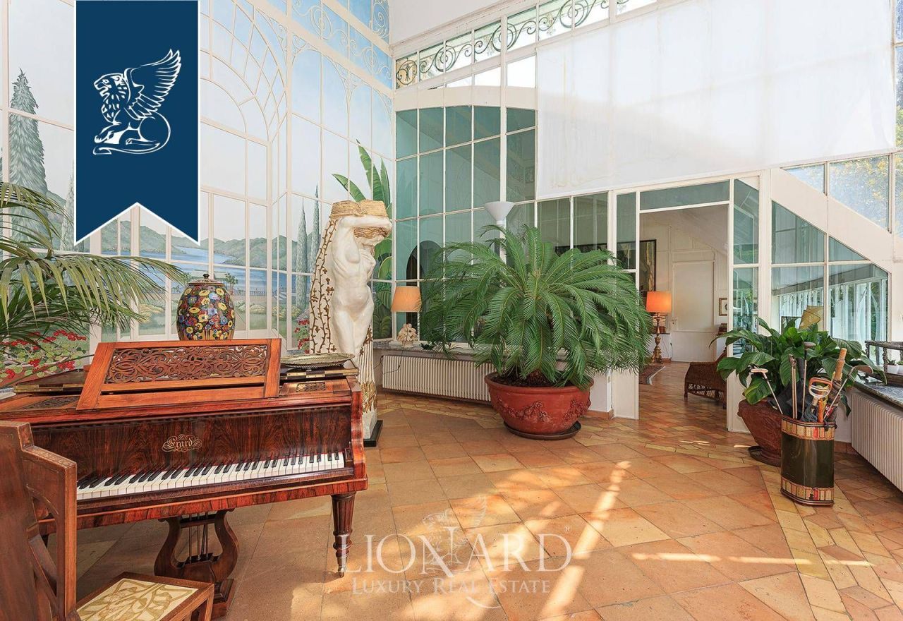 Villa a Griante, Italia, 380 m² - foto 19