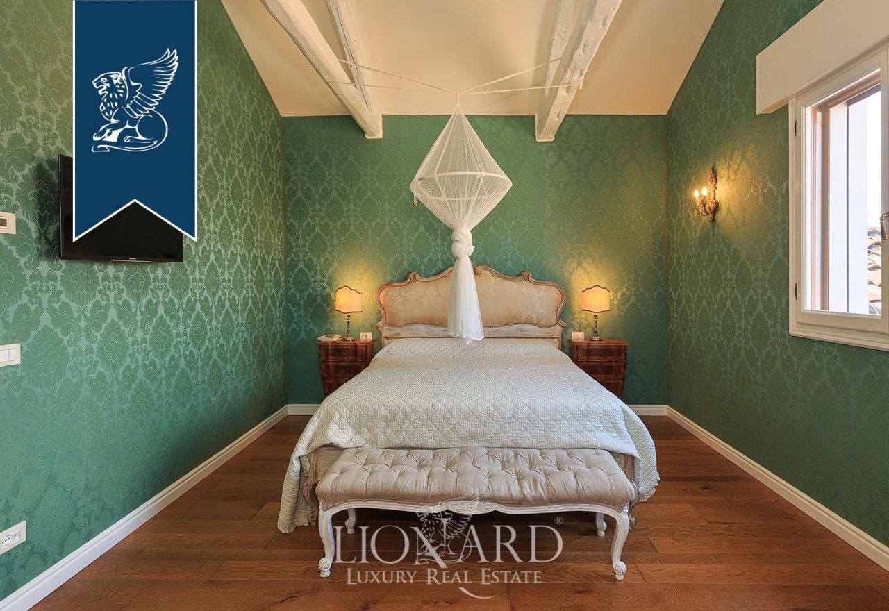 Apartment in Venice, Italy, 310 m² - picture 19