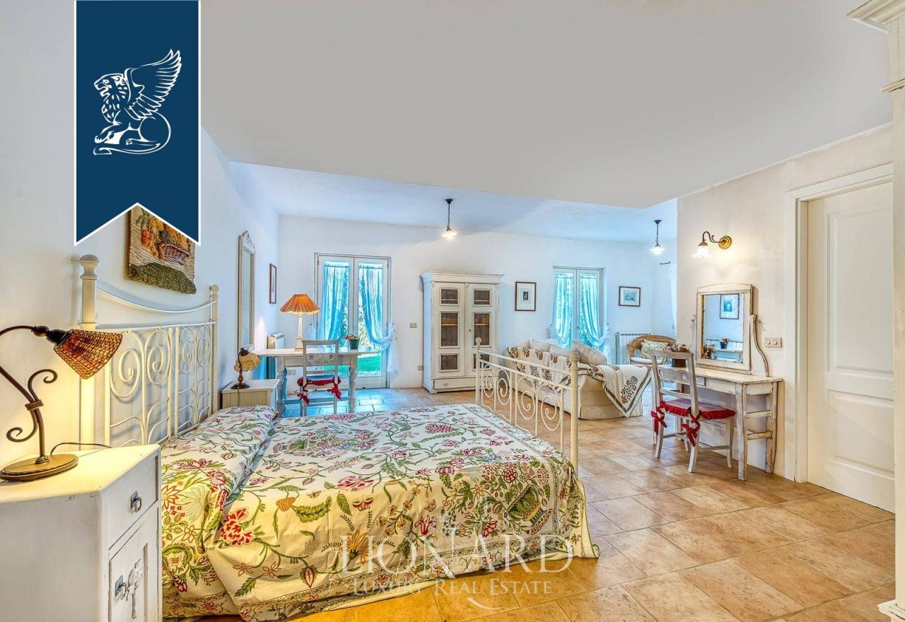 Villa en Montalto di Castro, Italia, 600 m² - imagen 19