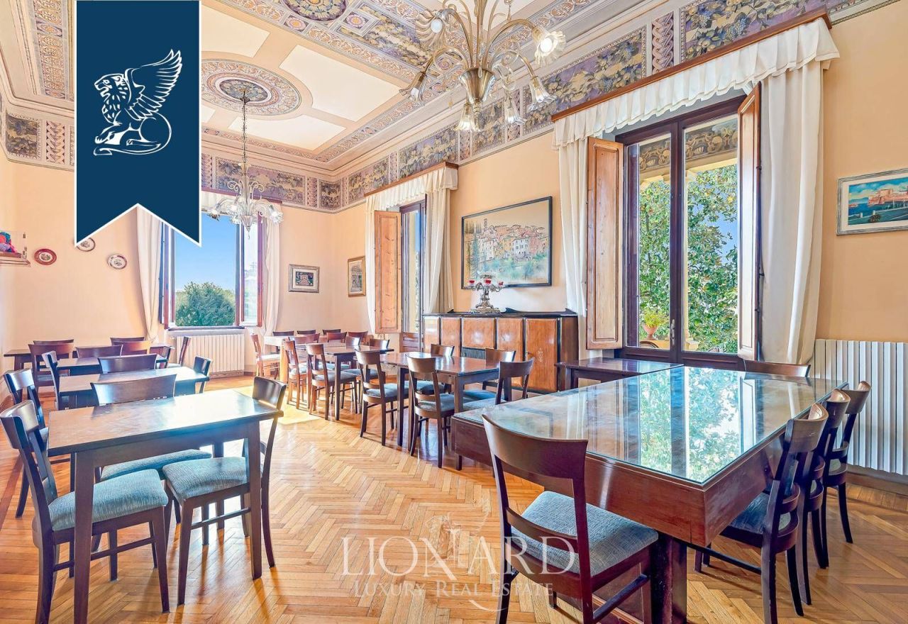 Hotel in Barga, Italy, 1 100 m² - picture 19