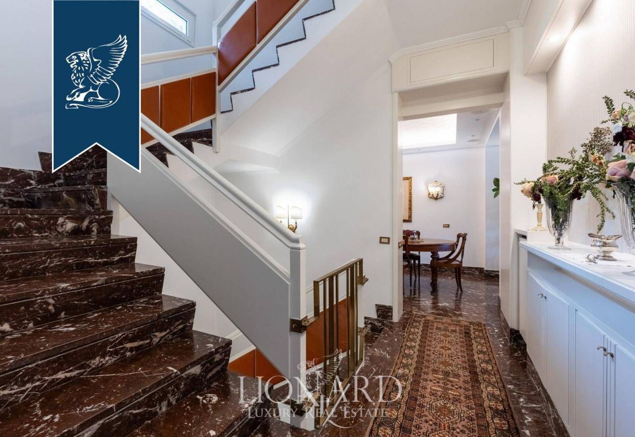 Villa in Rome, Italy, 330 m² - picture 19