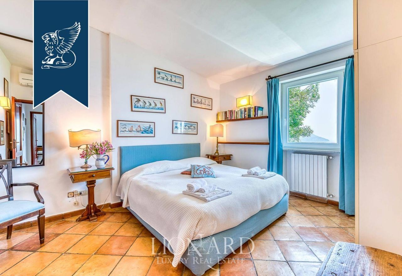 Villa in Naples, Italy, 360 m² - picture 19