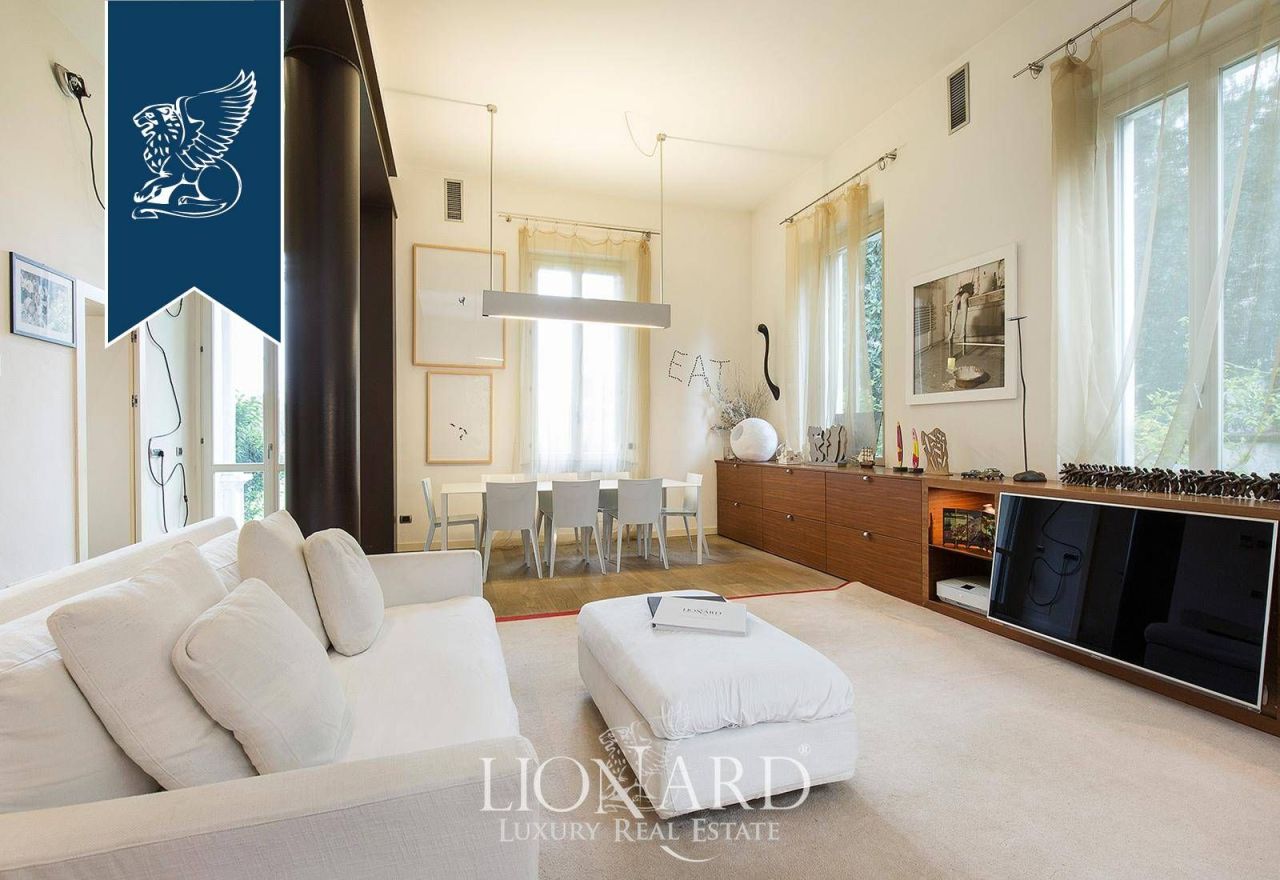 Villa in Carate Brianza, Italy, 660 m² - picture 19