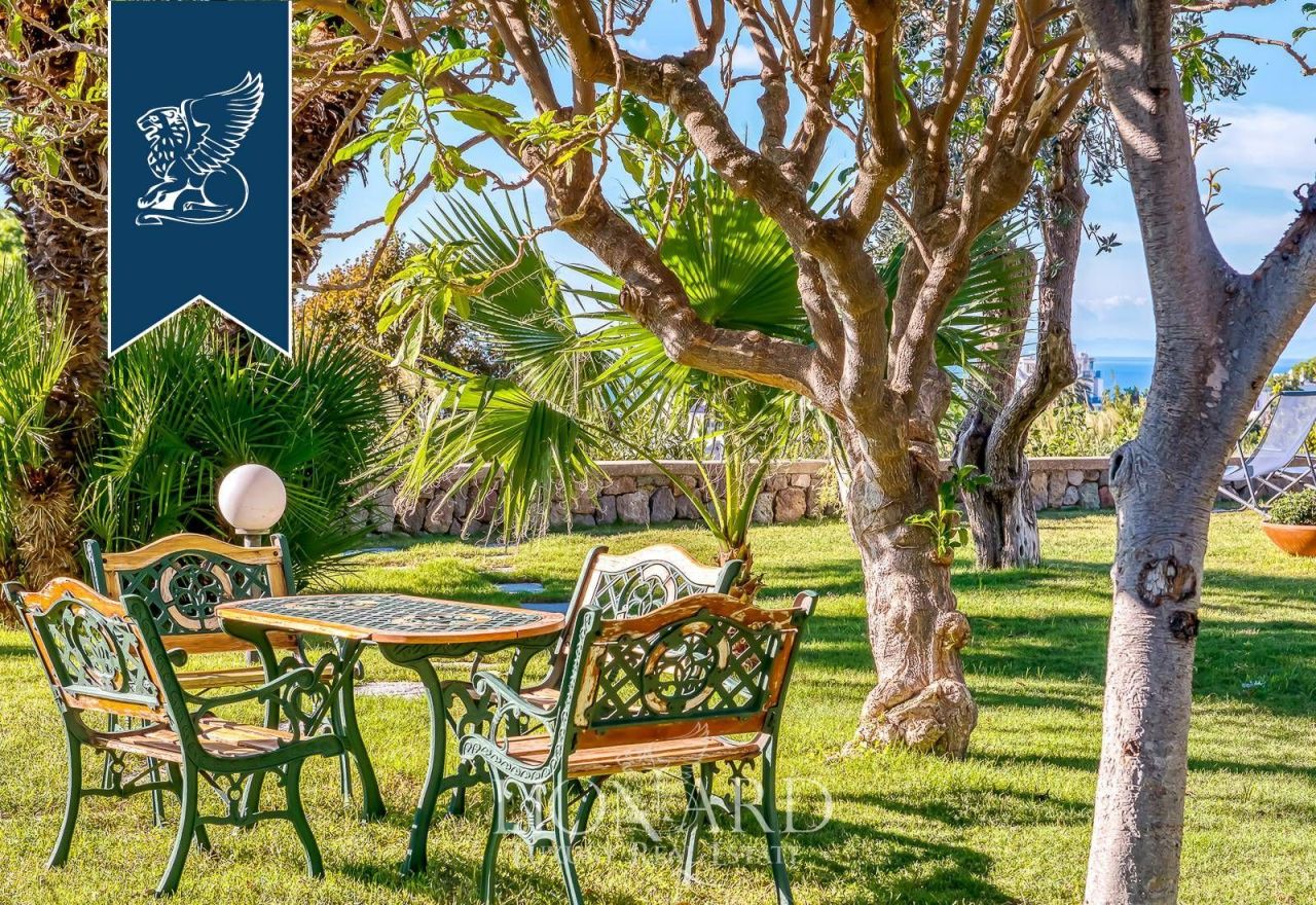 Hotel en Nápoles, Italia, 3 000 m² - imagen 19