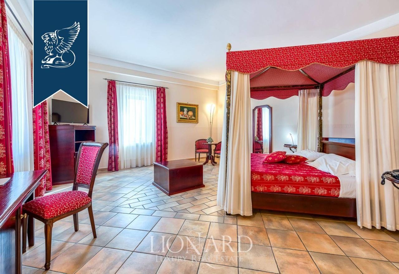 Castle in Avellino, Italy, 6 000 m² - picture 19