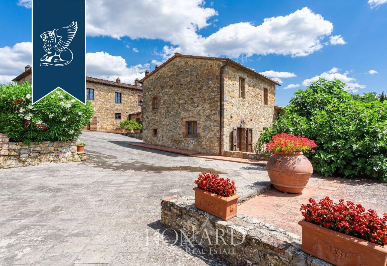 Farm in Arezzo, Italy, 1 500 m² - picture 19