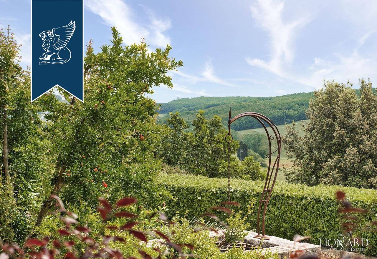 Granja en Siena, Italia, 850 m² - imagen 18