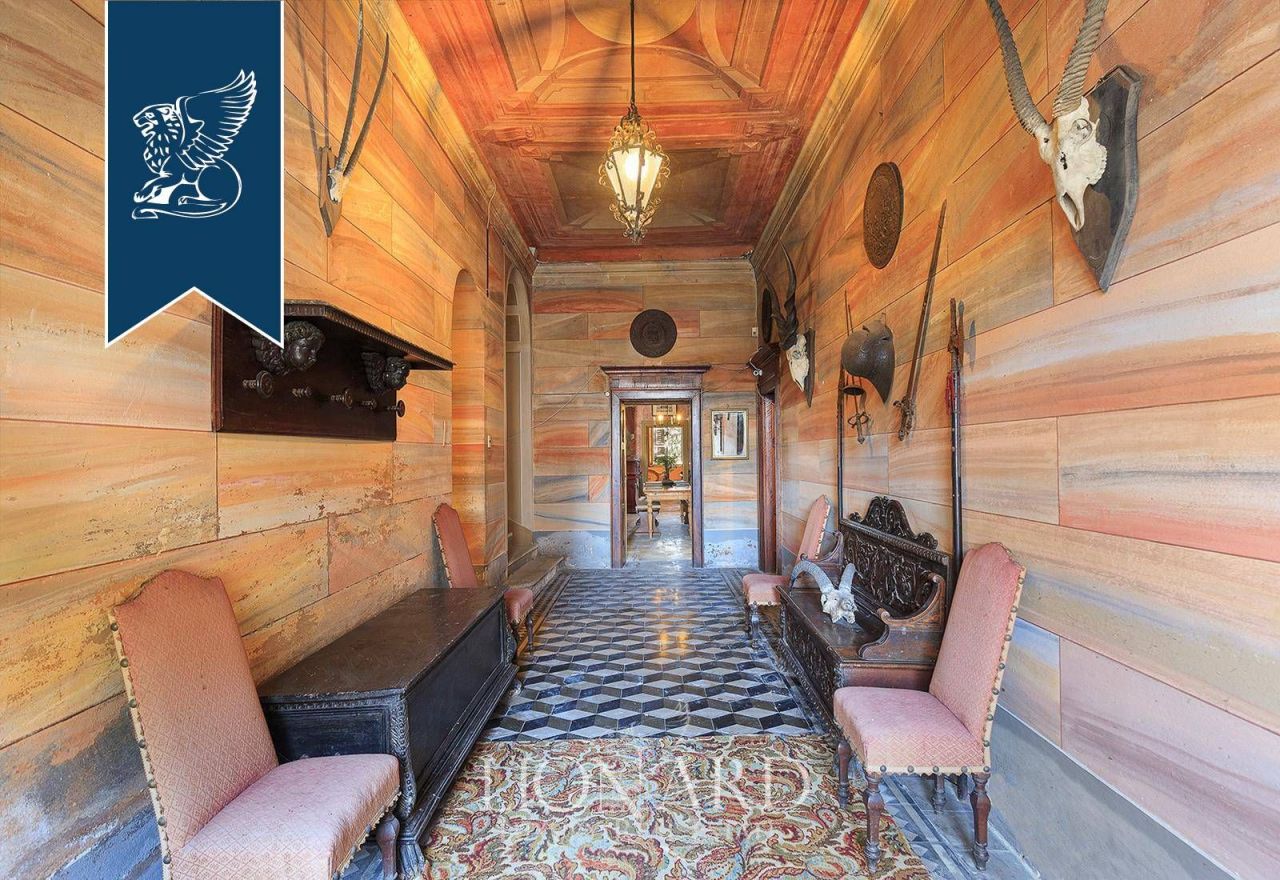 Castle in Varese, Italy, 4 200 m² - picture 18